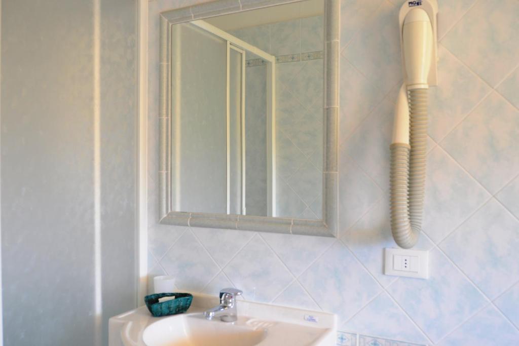 Hotel Azzurra Marina di Pietrasanta Phòng bức ảnh