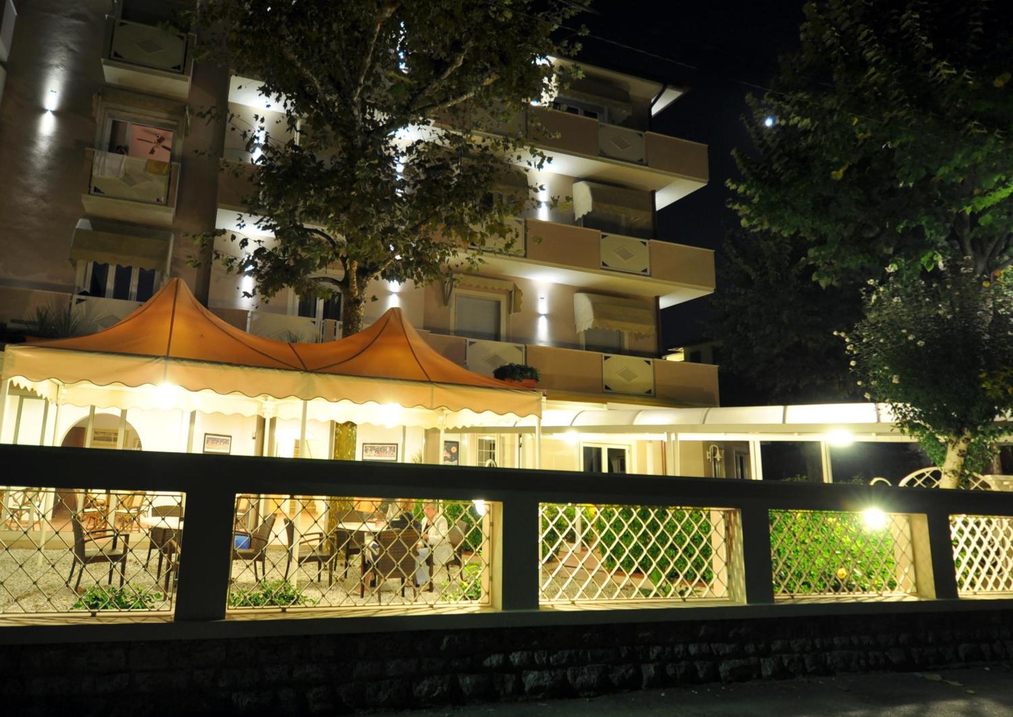 Hotel Azzurra Marina di Pietrasanta Ngoại thất bức ảnh