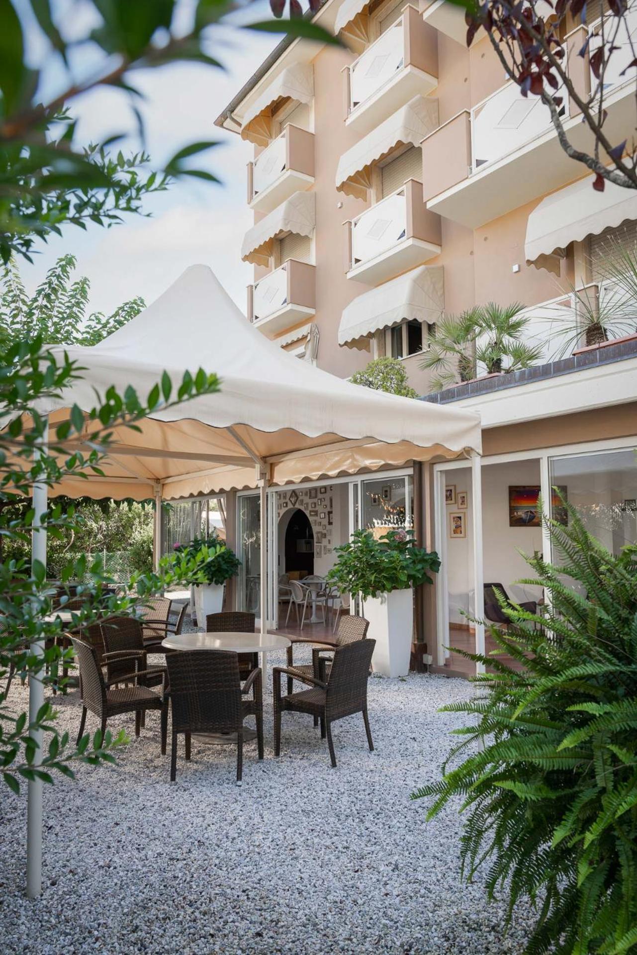 Hotel Azzurra Marina di Pietrasanta Ngoại thất bức ảnh
